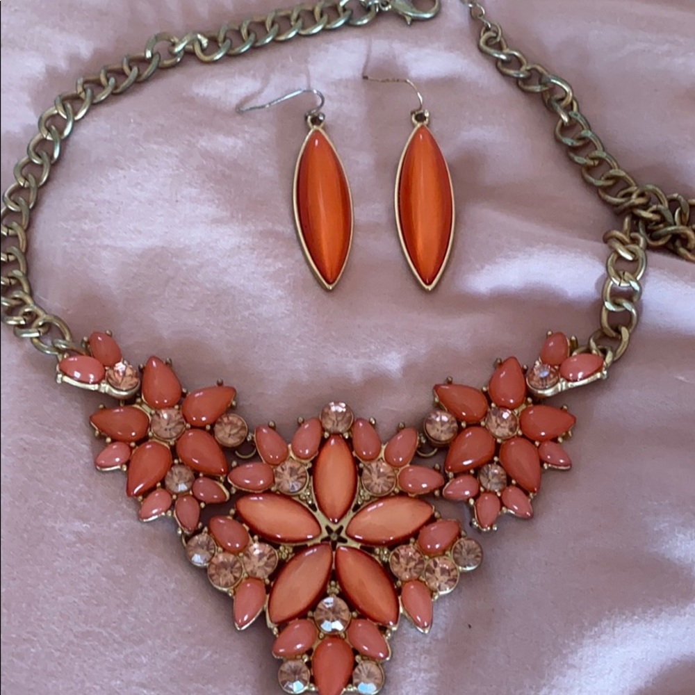 Charming Charlie Coral Necklace w/ earrings